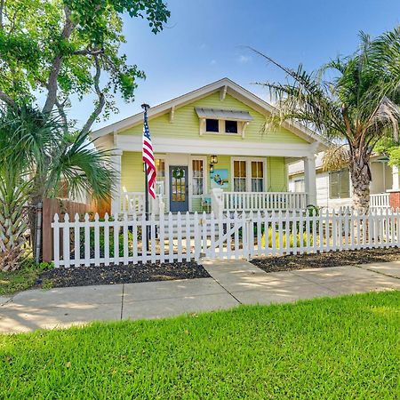 Walk To Galveston Beach Texas Home With Fenced Yard Екстер'єр фото